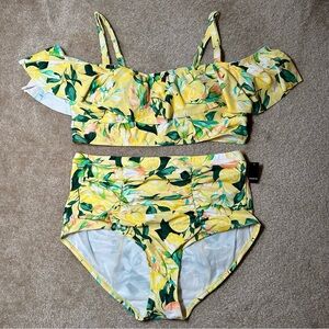 Torrid Wireless Lemon Print Bikini, Size 2, NWT
